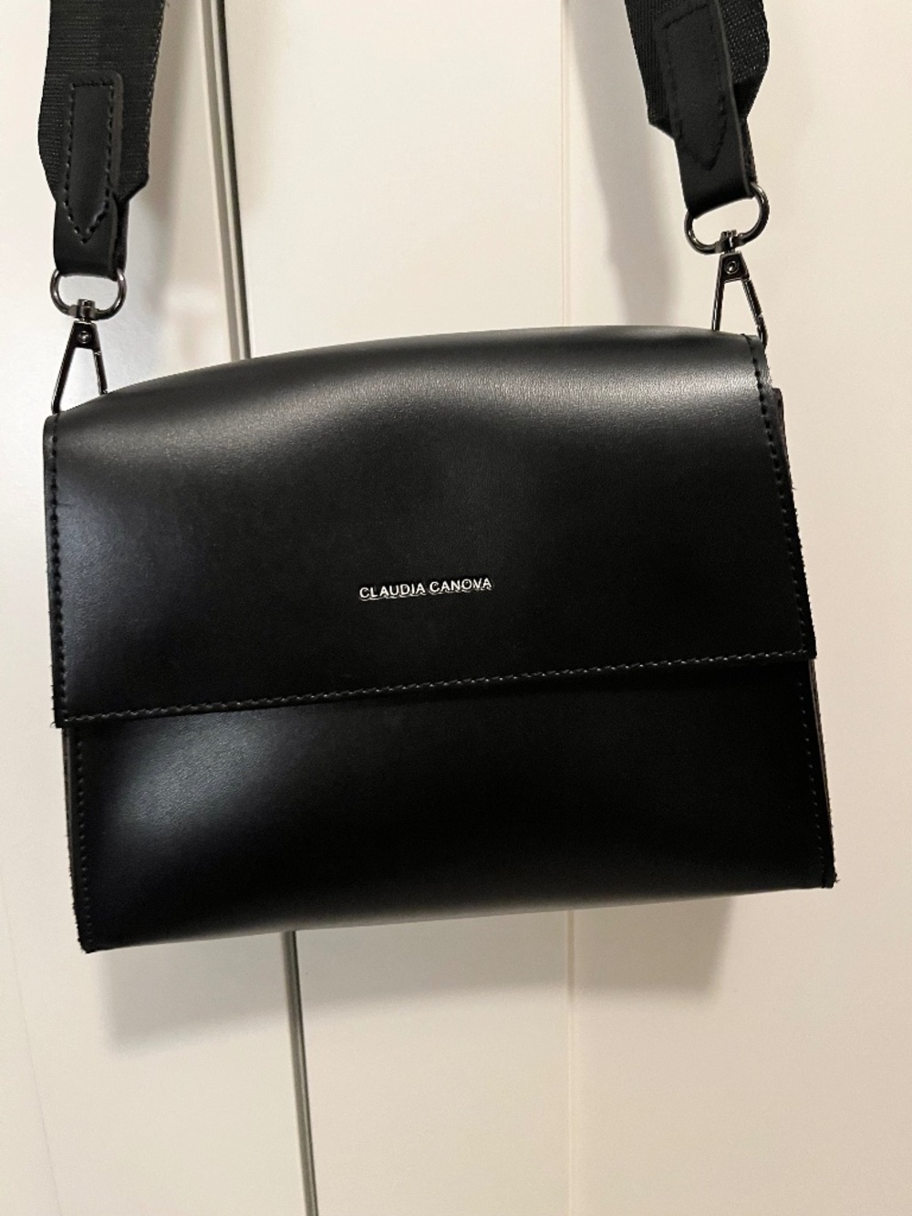 claudia canova black crossbody bag
